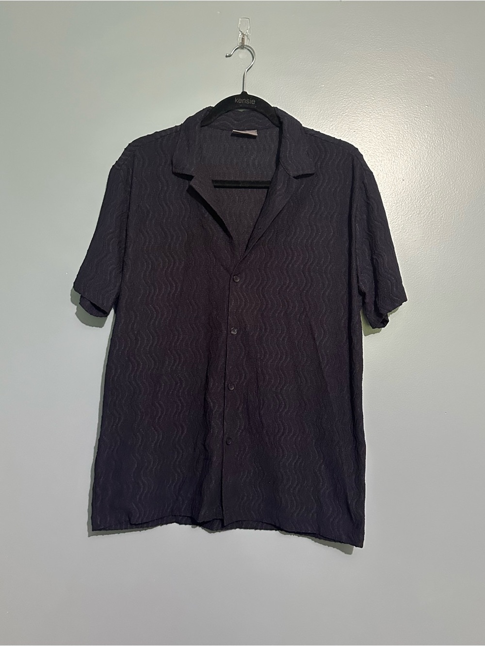 Men's Black Short-Sleeve Textured Button-Down Shirt - Small